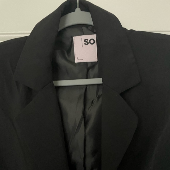 Macy’s Juniors’ One-Button Blazer - Picture 2 of 3